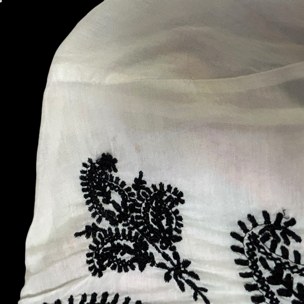 V. Cristina Embroidered Tunic- Med - Picture 9 of 10